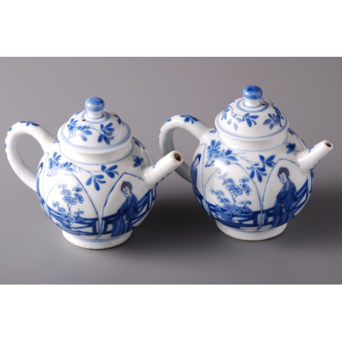 Pair of Tea Pots